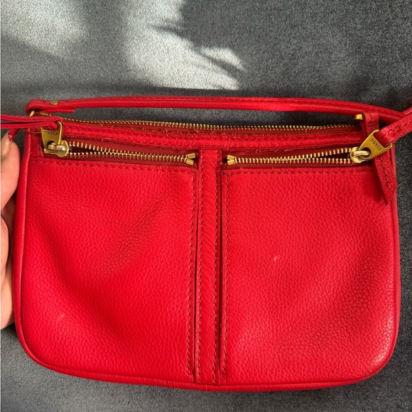 Gorgeous genuine leather red crossbody Fossil purse - Picture 5 of 8